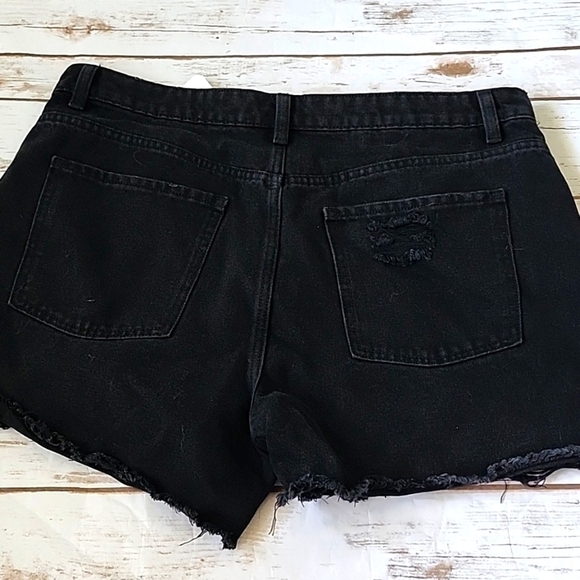 No Boundaries Black High Rise Destructed Midi Short NWT - Picture 3 of 13